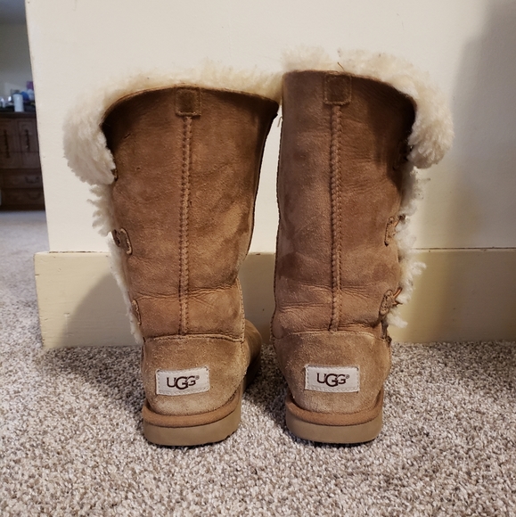 Authentic Ugg designer tall Triple Bailey Button boots sz 3 in good condition - Picture 10 of 14